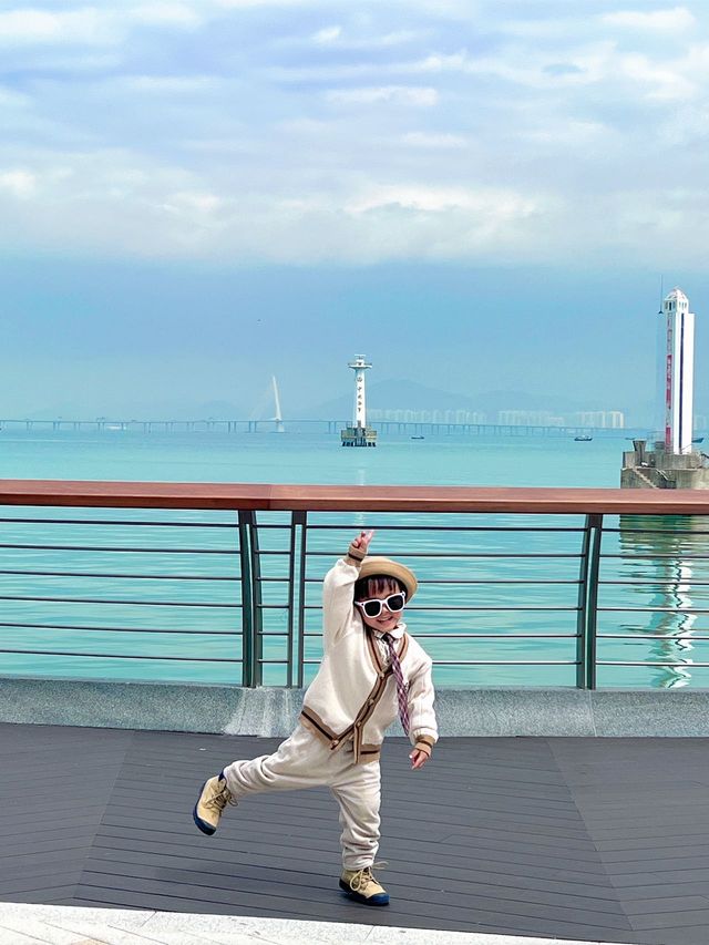 濱海漫步巧遇加菲貓！