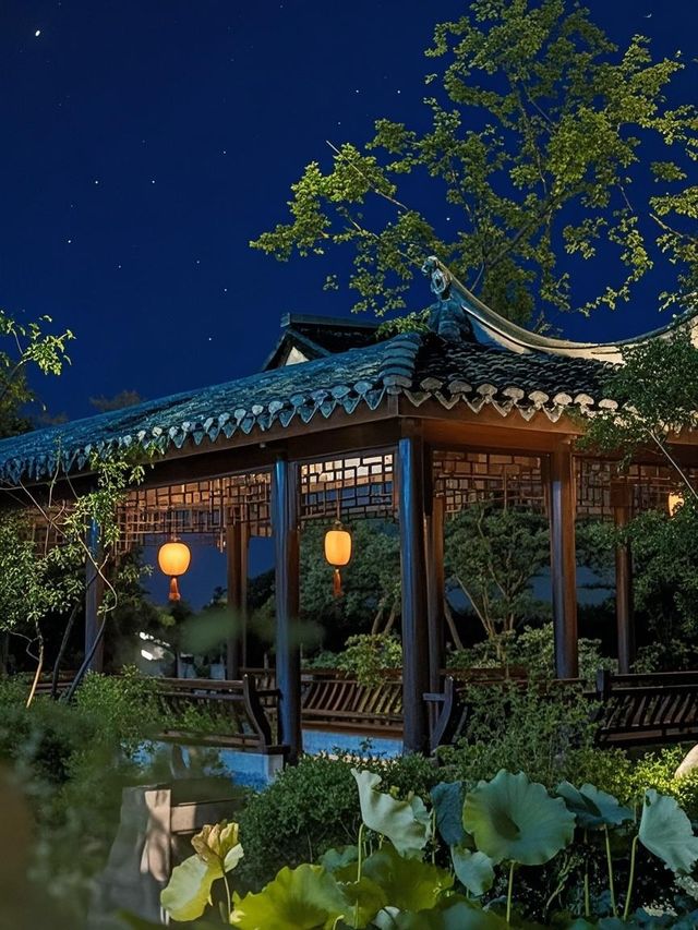 搖櫓船送娃登基？！這座江南孤島酒店，爸媽飲茶睇娃玩