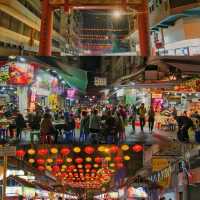 🌃廟街夜拍如電影！燈籠海下食勻港味與東南亞風味