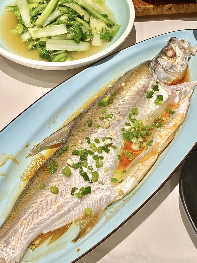 本地人都去的銘廚客家土菜館 💕 翹嘴魚+鹽焗雞雙殺絕了