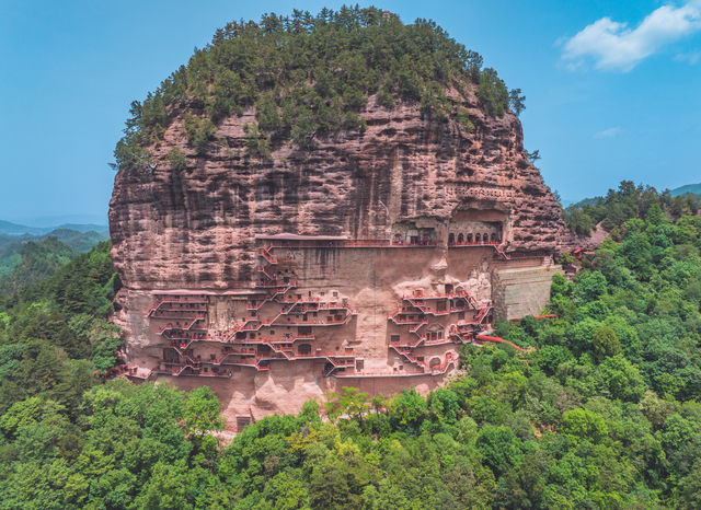 麥積山｜1600年前的「東方微笑」
