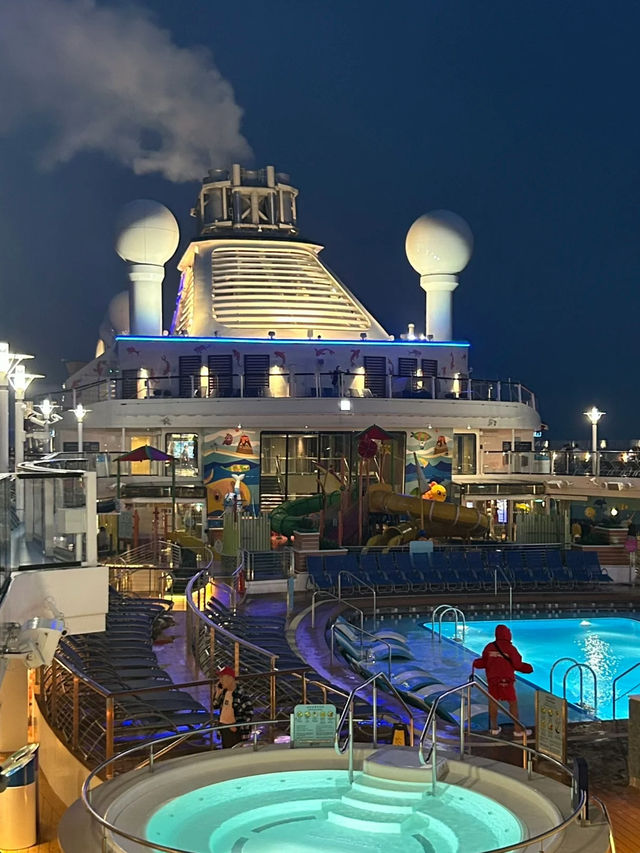 🌊 Ocean Escape: Day 1 🛳️