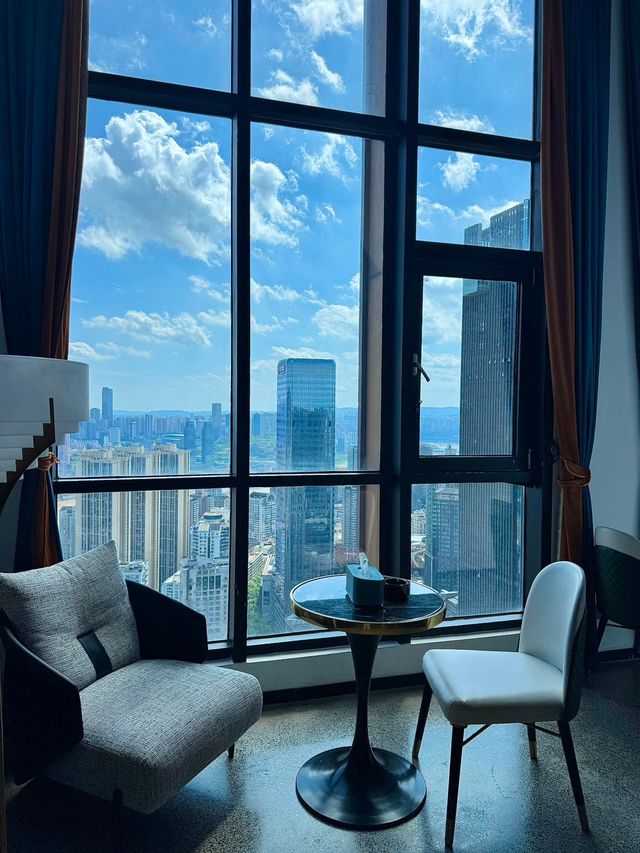 重慶人嘴巴真嚴！雲端之眼同款酒店咁好住