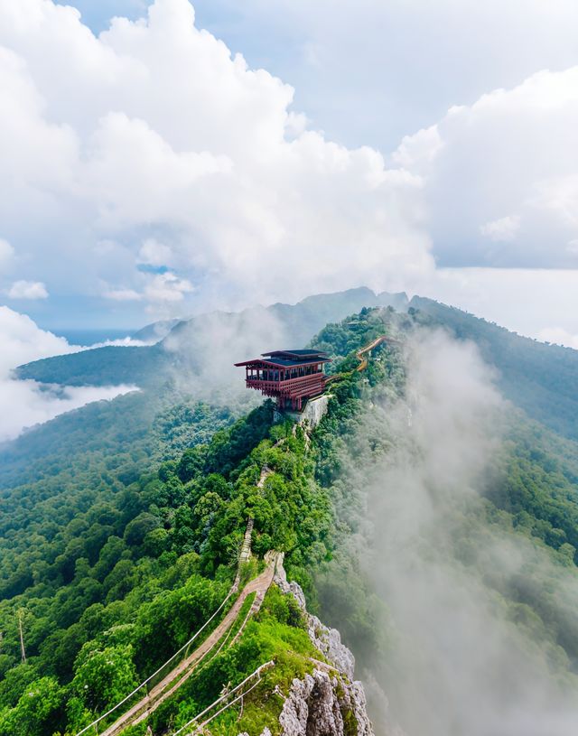 闖入秦嶺東麓的「雲端仙山」，國慶錯峰獨享紅葉星河盛宴 