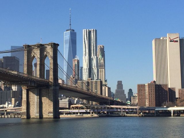 紐約時代廣場世民酒店：城市心臟中的科技享受   乘著地鐵旅行，抵達紐約時代廣場世民酒店。地