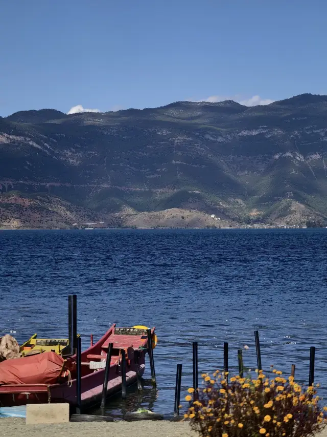 Taking a Worry-Free Pig Trough Boat Ride on Lugu Lake