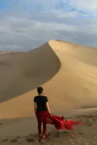 飛沙不落的月牙泉