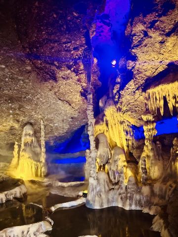 雅安の穴場秘境｜1600万年の龍門鍾乳洞、唯一無二の礫岩奇景を