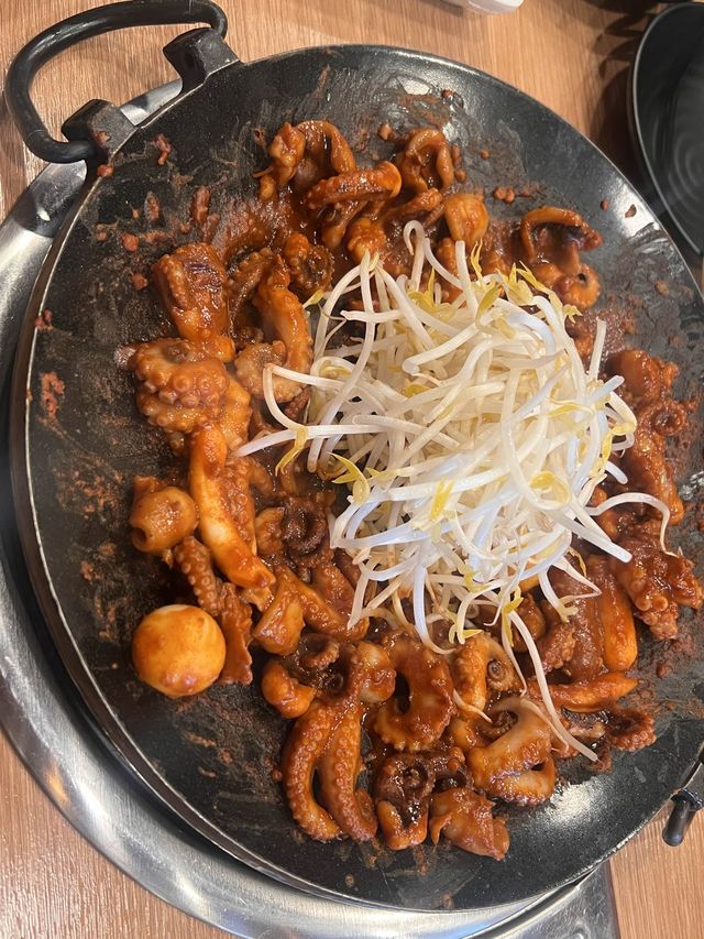 韓国/ソウル【望遠】とびっこ食べ放題!?美味しいチュクミ屋さん🐙