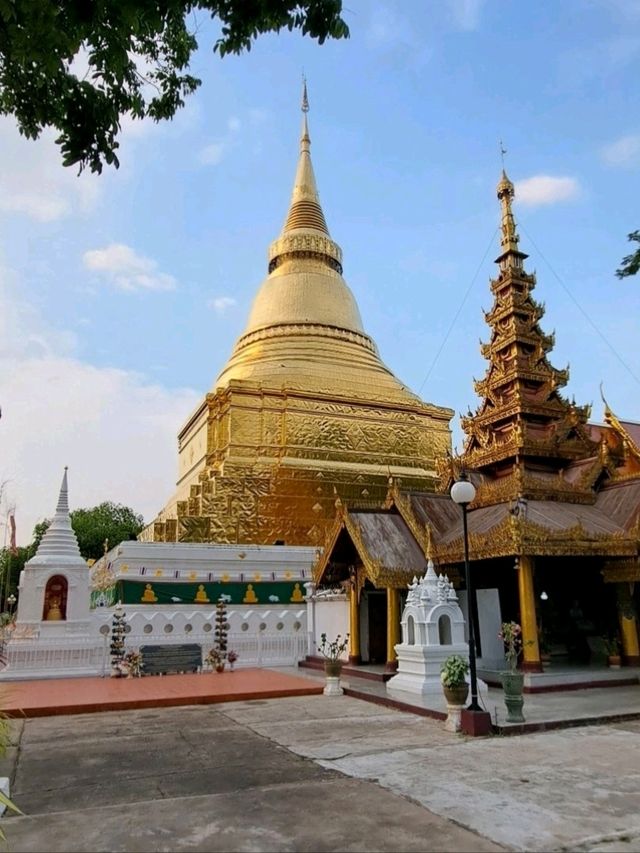วัดพระแก้วดอนเต้าสุชาดาราม  ลำปาง