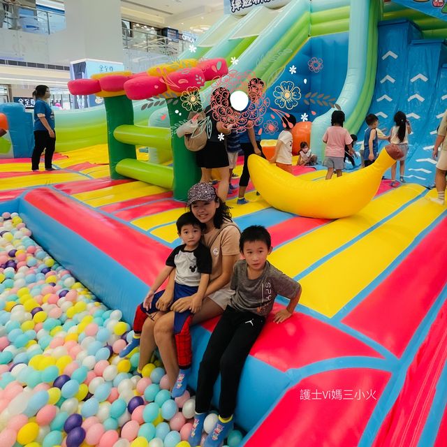 《5000呎彈床城堡|暑假彈到東港城》