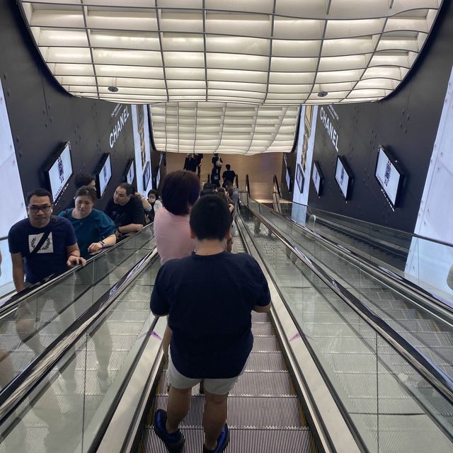ION Orchard: Singapore’s Luxury Shopping Mall