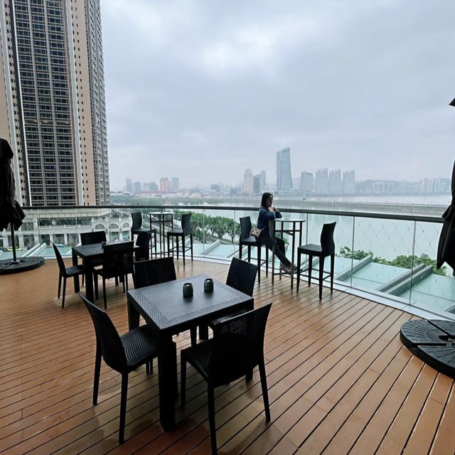 澳門皇冠假日酒店：狂熱如火！⛩️🏨🌍