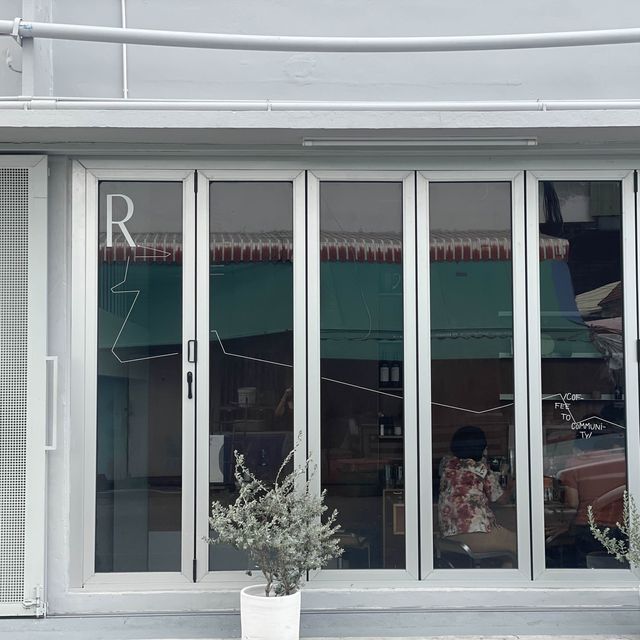 คาเฟ่ย่านปากน้ำ สมุทรปราการ Re coffee community 