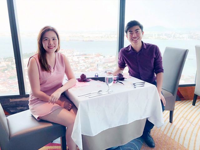 Sky dining experience at the highest rooftop