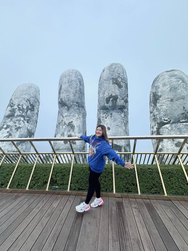 แจกมุมถ่ายรูป สะพานมือ 🇻🇳🪭