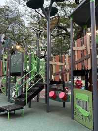 地鐵站旁的土瓜灣道花園浙江街遊樂場
