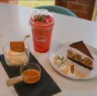 Koffe.Coffeebar  คาเฟ่สไตล์โมเดิร์นอังกฤษ