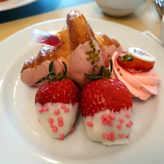 여러분 🍓🍓🍓먹으러 서울드래곤 시티 가보실래요??👍👍👍