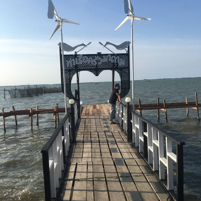 Kruamadam Restaurant @Laemnok