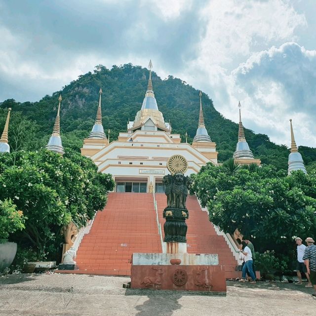 วัดถ้ำเขาปรางค์  วิวมุมสูง สวยทุกองศา