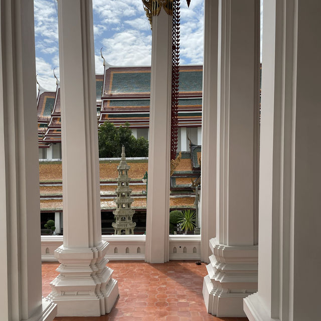 Wat Suthat: A Majestic Haven