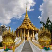 วัดพระพุทธบาท ราชวรมหาวิหาร รอยพระบาทพระพุทธเจ้า