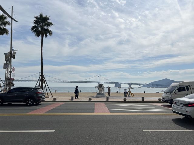 จิบกาแฟยามเช้า ชมบรรยากาศชายหาด Gwanganli 🌤️