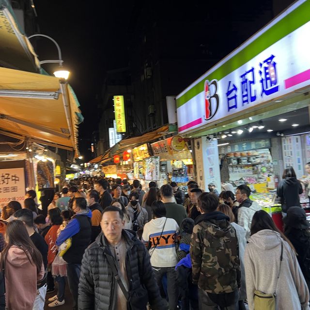 【台湾/台北】台湾旅行で外せない、地元の方も観光客も多く訪れる大人気スポット「士林夜市」