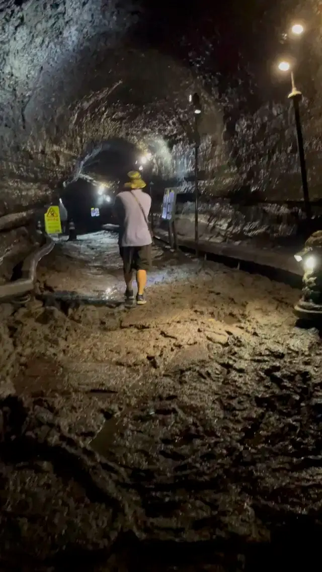 Manjanggul Cave; Lava cave