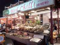 เดินไป กินไป ที่ตลาดโต้รุ่งหัวหิน