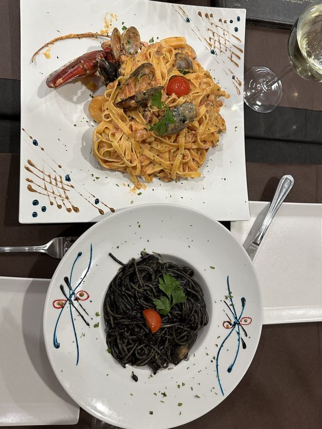 ヴェネツィアでのイカ墨パスタがたまらんっ！