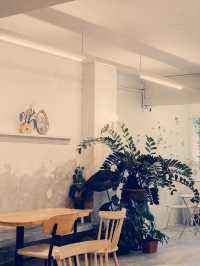 Fine Coffee & Flowers