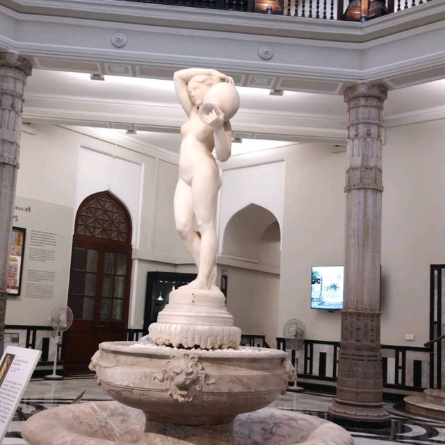 Jehangir Art Gallery जहांगीर आर्ट गॅलरी