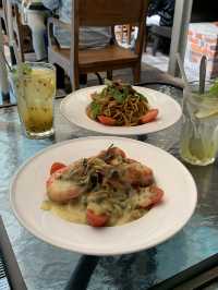【マレーシア】ブランコがある！？インスタ映えカフェ🇲🇾💦(Kuala Lumpur)