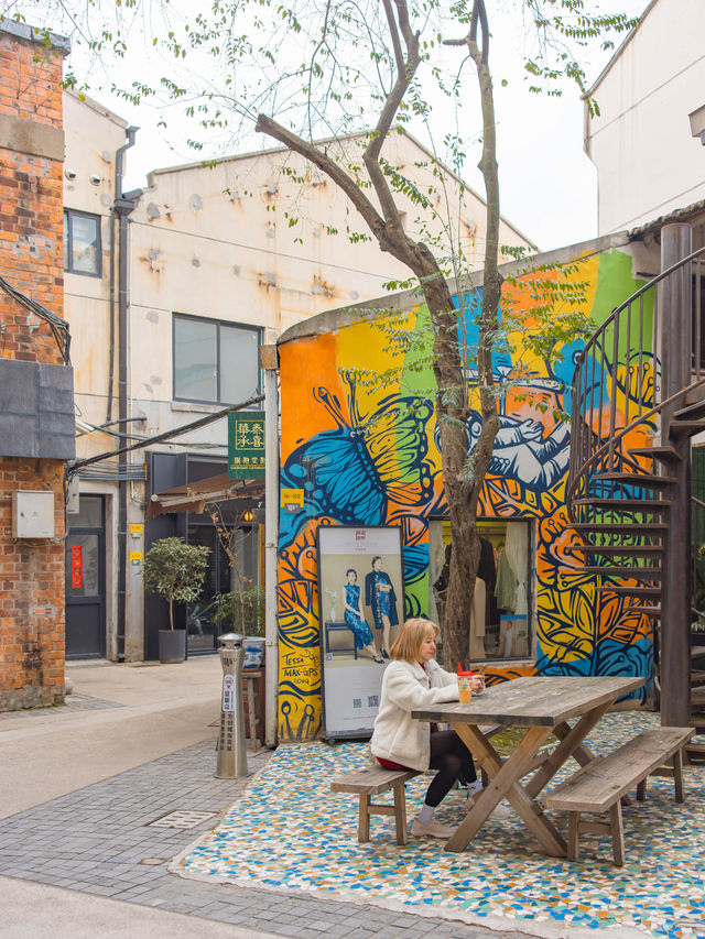 M50 Creative Space รีโนเวทโกดังเก่าให้เป็นย่านชิค
