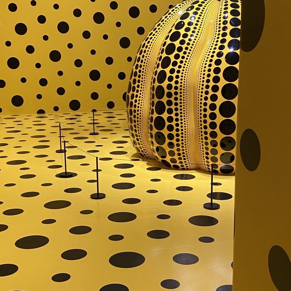 草間彌生さん常設展🌈松本市美術館 | Trip.com 松本