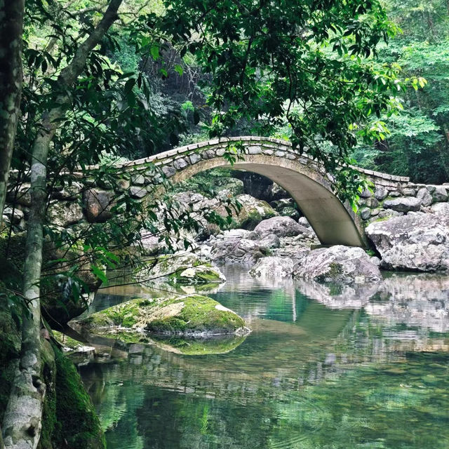 西沙明珠湖景區～秀麗湖泊與山巒