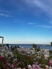 Beach club with sunset views!