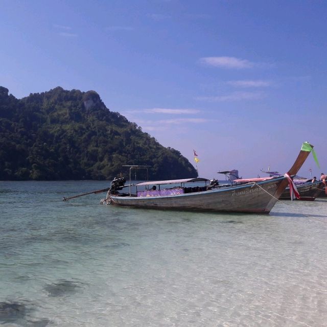 กระบี่ ทัวร์ 4 เกาะ ชมทะเลอันดามันสุดสวย
