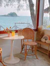 curve beach cafe