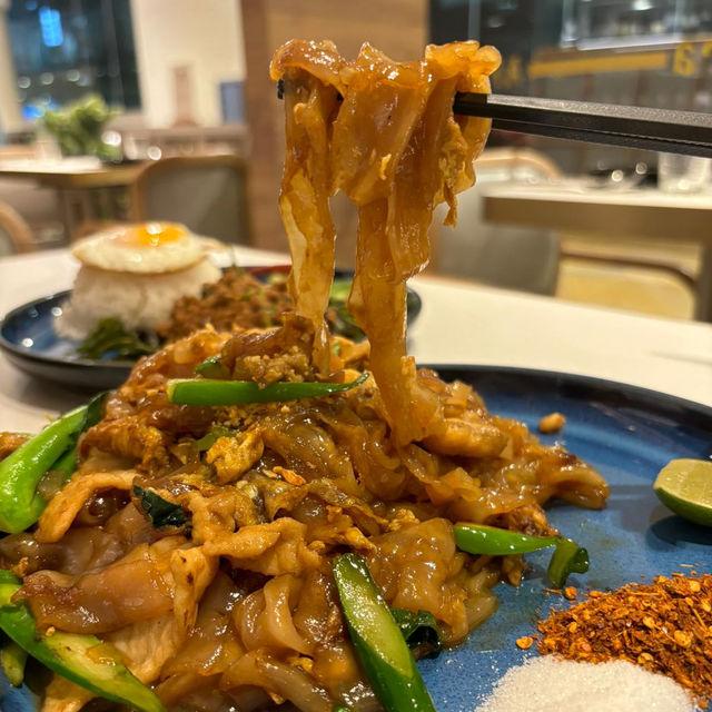 金鐘經典泰菜 椰子雞湯香濃滑溜