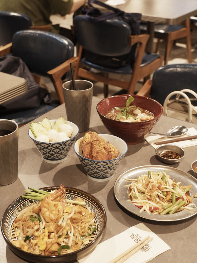商場地庫食堂，必吃超濃和牛船麵