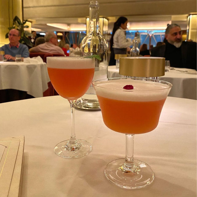 รีวิวโรงแรมหรูในยุโรป: The Savoy, London 🏨🇬🇧