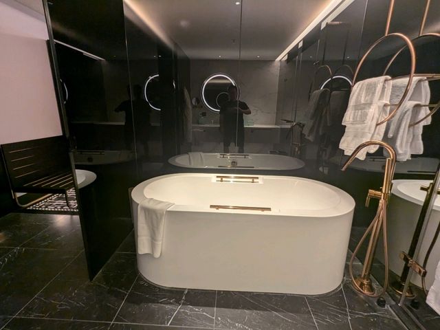 台中-入住火車站旁的五星時尚奢華酒店：台中李方艾美酒店