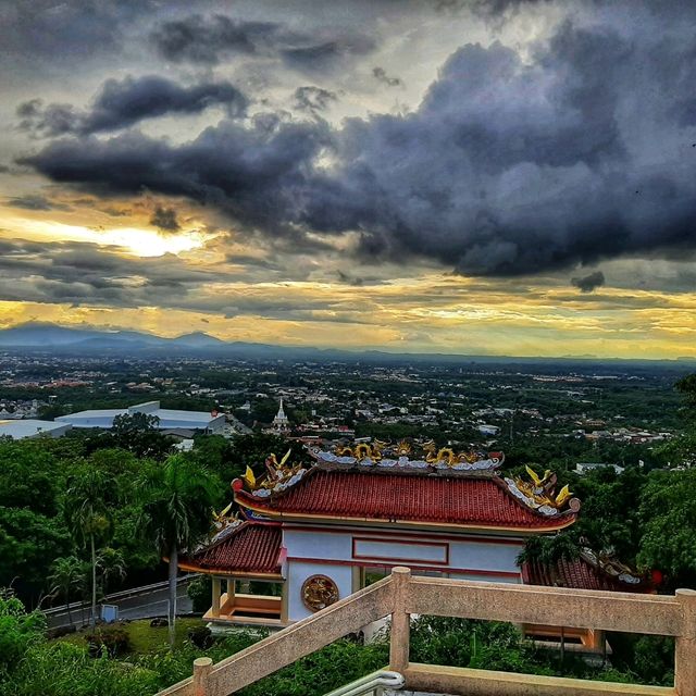 จุดชมวิวเขาคอหงส์ สักการะพระพุทธมงคลมหาราช