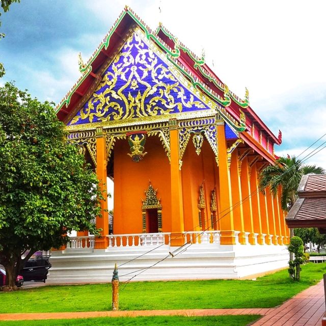 วัดพระธาตุช้างค้ำวรวิหาร สักการะพระเจ้าหลวง