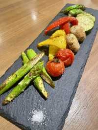 【肉バル Bar&grill motto 池袋/東京都】仲間と肉バルで楽しいひと時