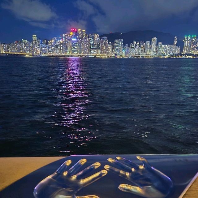 百萬夜景就在香江維多利亞港