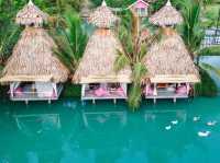 คาเฟ่กลางน้ำสีฟ้านครปฐม